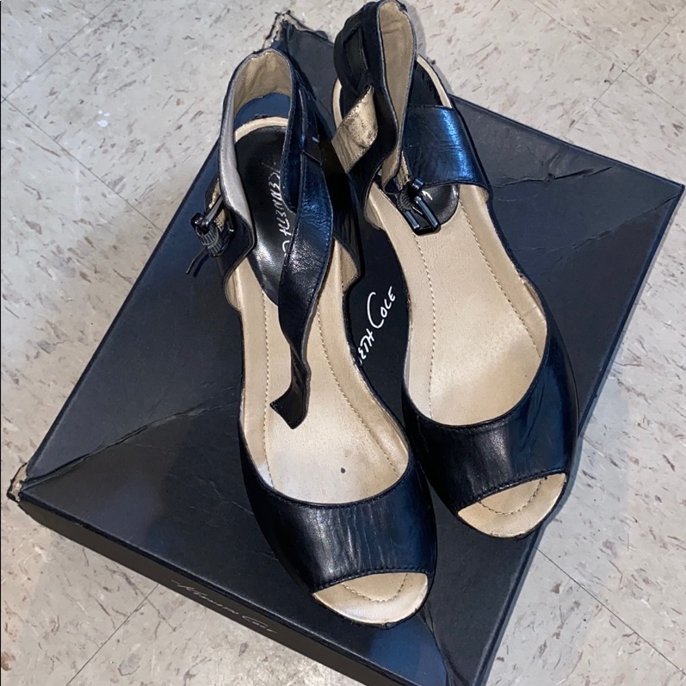 Shoes - Picture 4 of 5